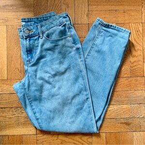 OLD NAVY size 2 Power Straight Mid-Rise Light Wash Stretch Zip-Fly Jeans